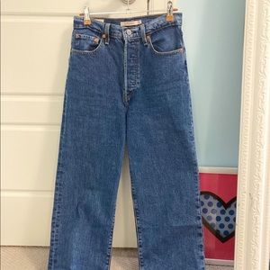 Levi’s Ribcage Straight